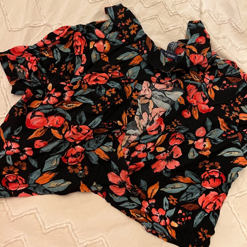 Cropped floral button down